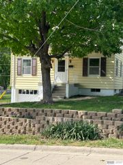 6006 Parker Street, Omaha, NE 68104