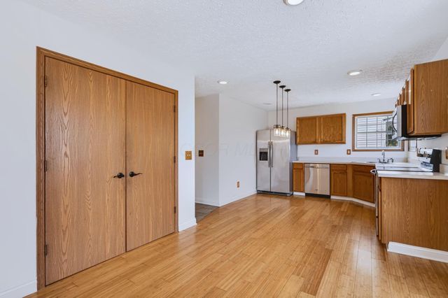 182 Overtrick Drive, Delaware, OH 43015