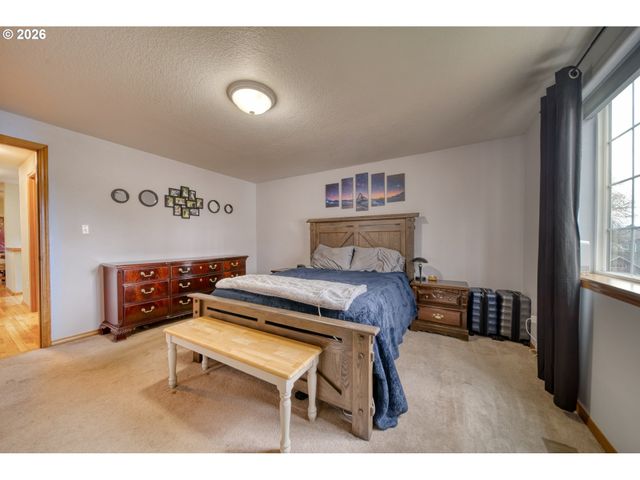 435 S 8TH St, St Helens, OR 97051