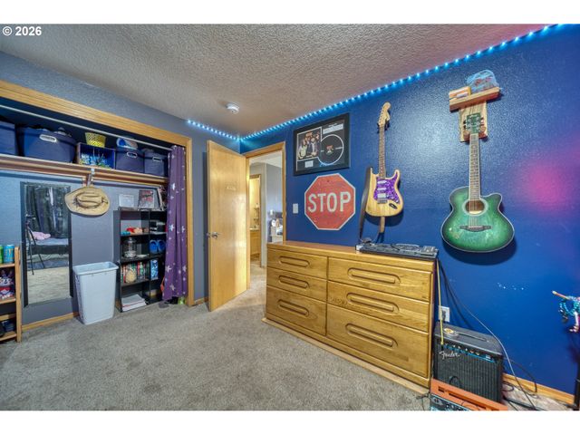 435 S 8TH St, St Helens, OR 97051