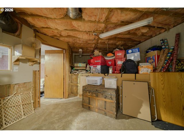 435 S 8TH St, St Helens, OR 97051