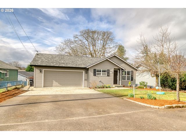 435 S 8TH St, St Helens, OR 97051