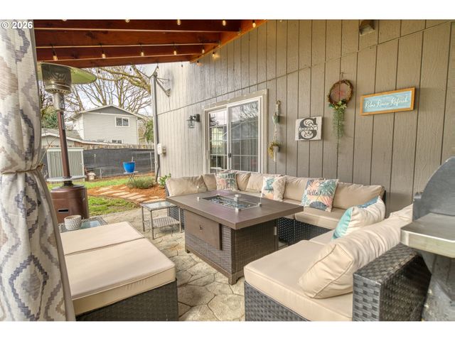 435 S 8TH St, St Helens, OR 97051