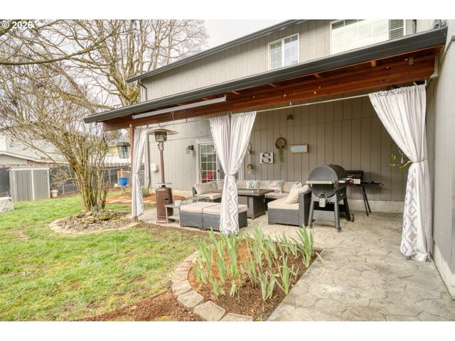 435 S 8TH St, St Helens, OR 97051