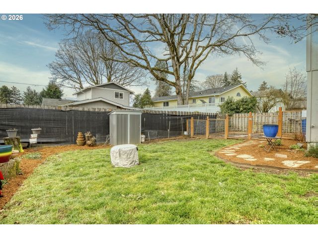 435 S 8TH St, St Helens, OR 97051
