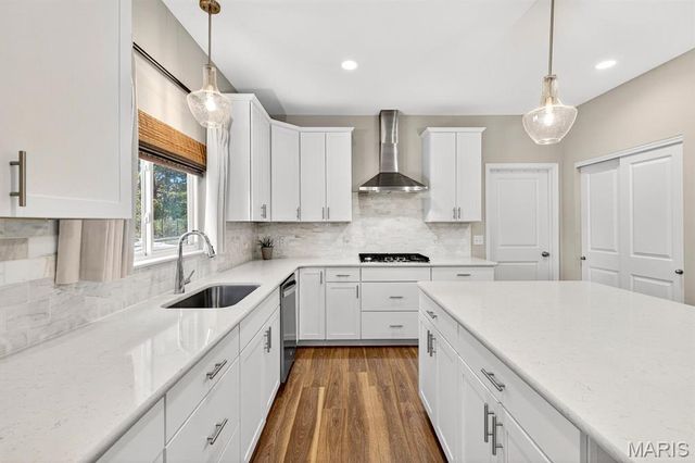 415 Filipp Lane, Lake St Louis, MO 63367