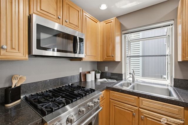 2511 Minor Avenue E, Seattle, WA 98102