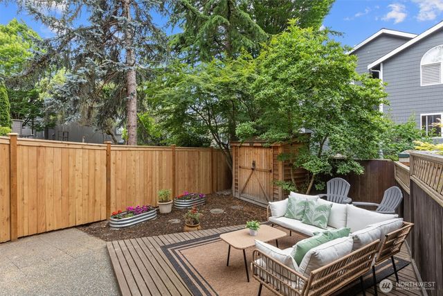 2511 Minor Avenue E, Seattle, WA 98102