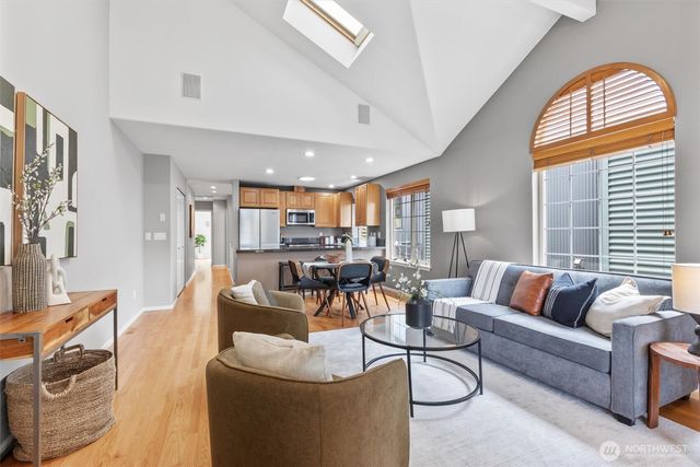 2511 Minor Avenue E, Seattle, WA 98102