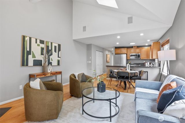 2511 Minor Avenue E, Seattle, WA 98102
