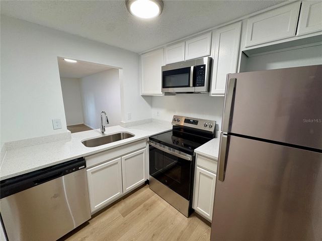 308 57TH AVENUE DRIVE E A, Bradenton, FL 34203