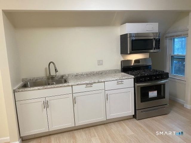 96 Hill Street, Waterbury, CT 06704