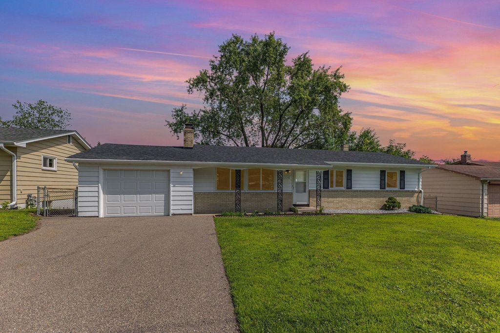 136 White Bear Avenue N, Saint Paul, MN 55106