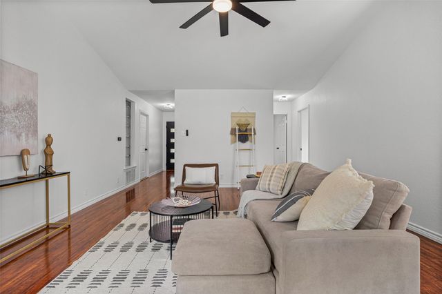 1806 Krizan Ave, Austin, TX 78727