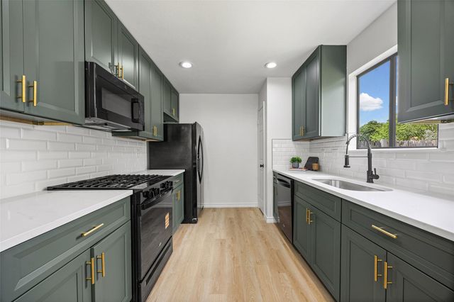 1806 Krizan Ave, Austin, TX 78727