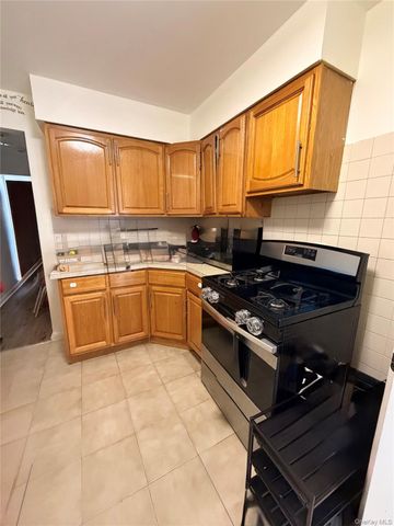 873 E 216th Street, Bronx, NY 10467