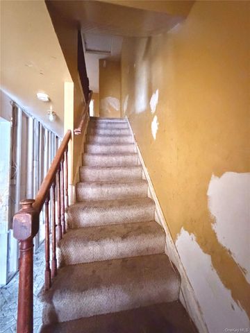 873 E 216th Street, Bronx, NY 10467