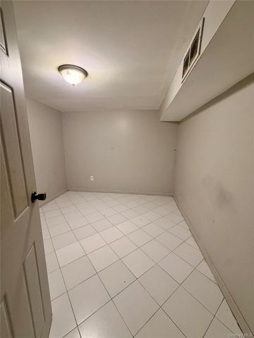 873 E 216th Street, Bronx, NY 10467