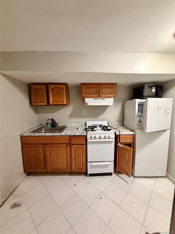 873 E 216th Street, Bronx, NY 10467