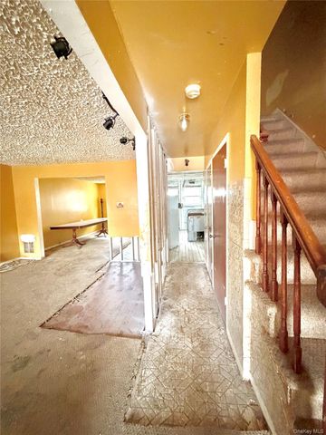 873 E 216th Street, Bronx, NY 10467