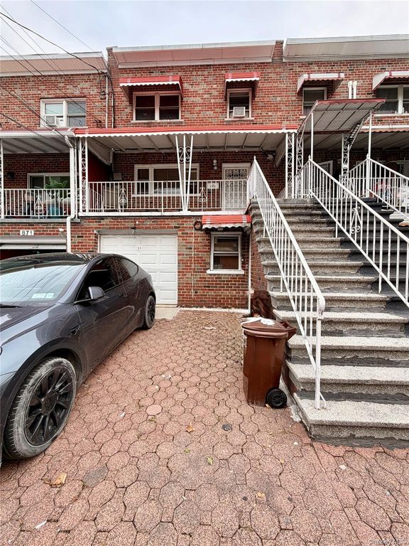 873 E 216th Street, Bronx, NY 10467