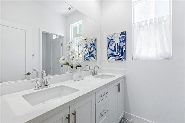 142 Allusion, Irvine, CA 92618