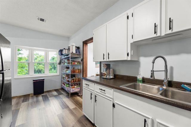 703 Pecan Valley Drive, Wharton, TX 77488