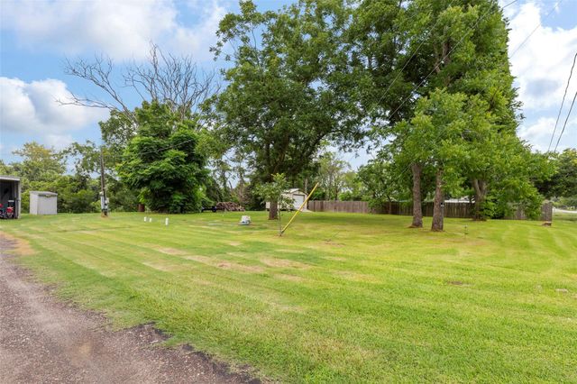 703 Pecan Valley Drive, Wharton, TX 77488