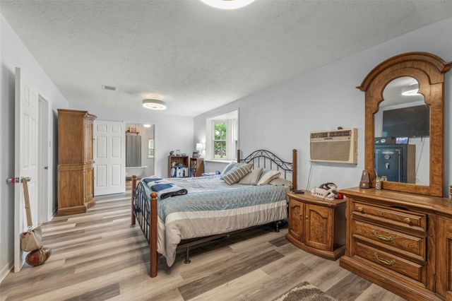 703 Pecan Valley Drive, Wharton, TX 77488