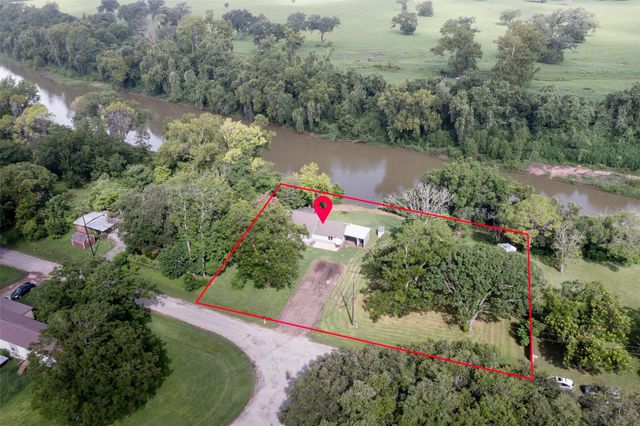 703 Pecan Valley Drive, Wharton, TX 77488