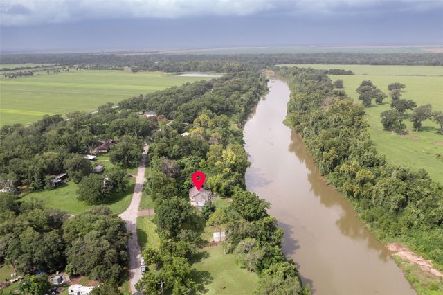 703 Pecan Valley Drive, Wharton, TX 77488