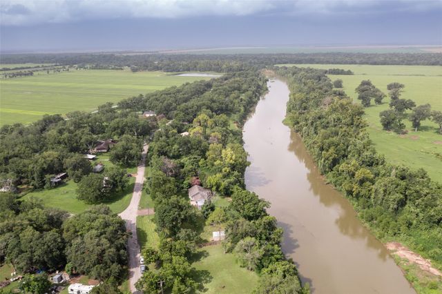 703 Pecan Valley Drive, Wharton, TX 77488