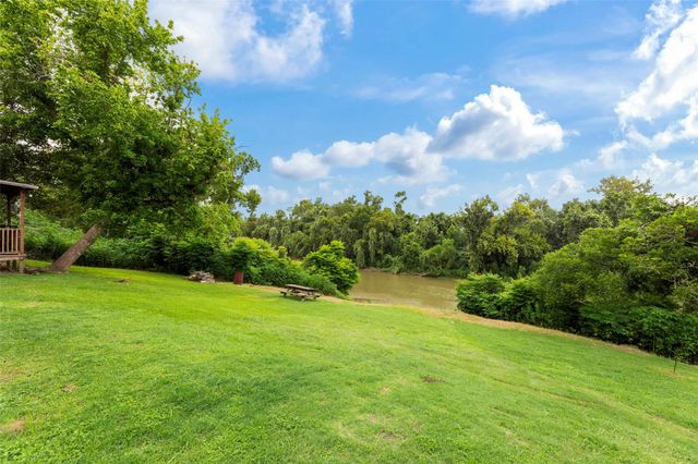 703 Pecan Valley Drive, Wharton, TX 77488