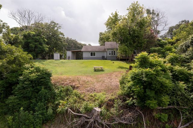 703 Pecan Valley Drive, Wharton, TX 77488