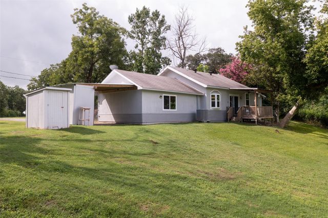 703 Pecan Valley Drive, Wharton, TX 77488