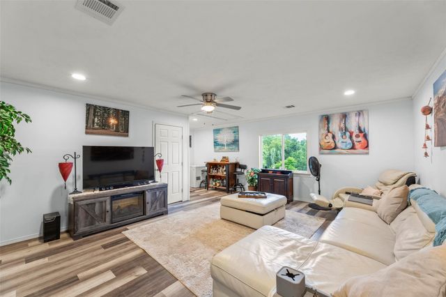 703 Pecan Valley Drive, Wharton, TX 77488