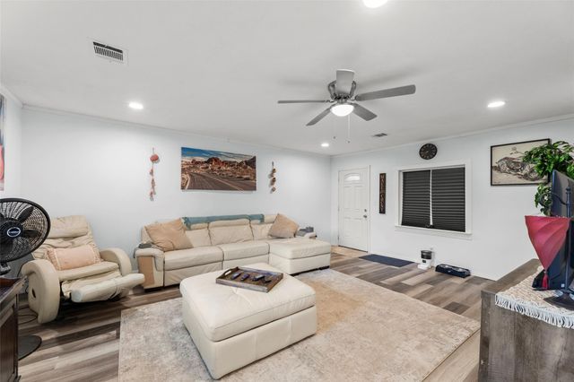 703 Pecan Valley Drive, Wharton, TX 77488