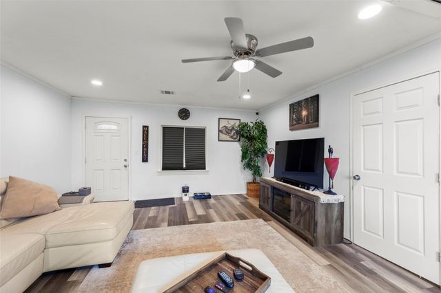 703 Pecan Valley Drive, Wharton, TX 77488