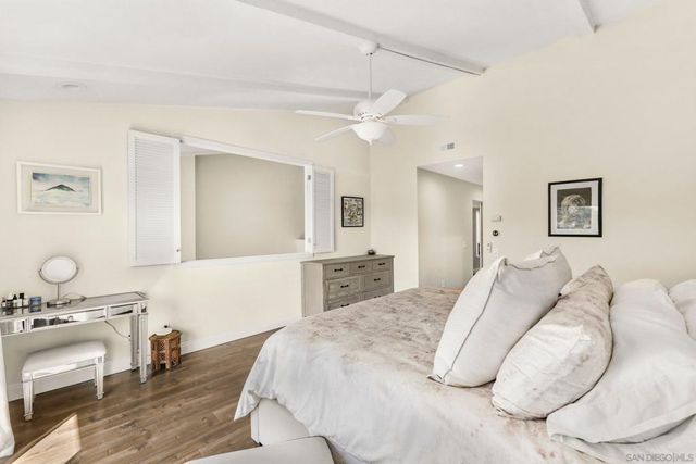 1045 Santa Helena Park Ct, Solana Beach, CA 92075