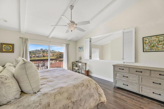 1045 Santa Helena Park Ct, Solana Beach, CA 92075