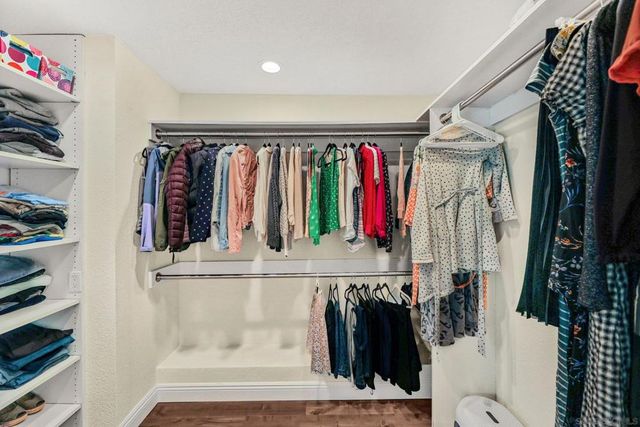 1045 Santa Helena Park Ct, Solana Beach, CA 92075