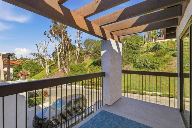 1045 Santa Helena Park Ct, Solana Beach, CA 92075