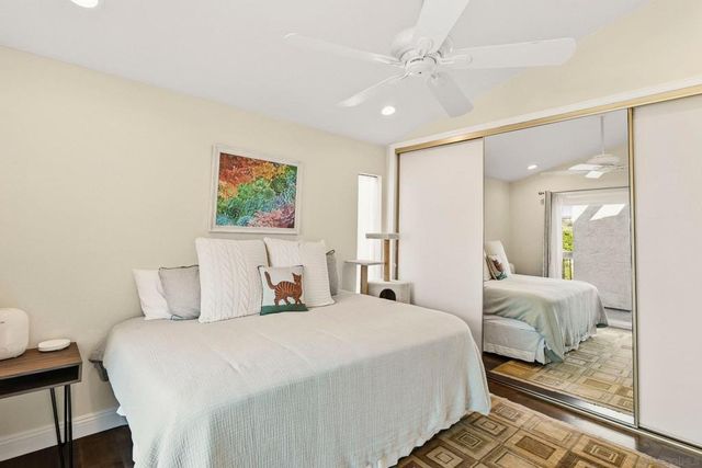 1045 Santa Helena Park Ct, Solana Beach, CA 92075