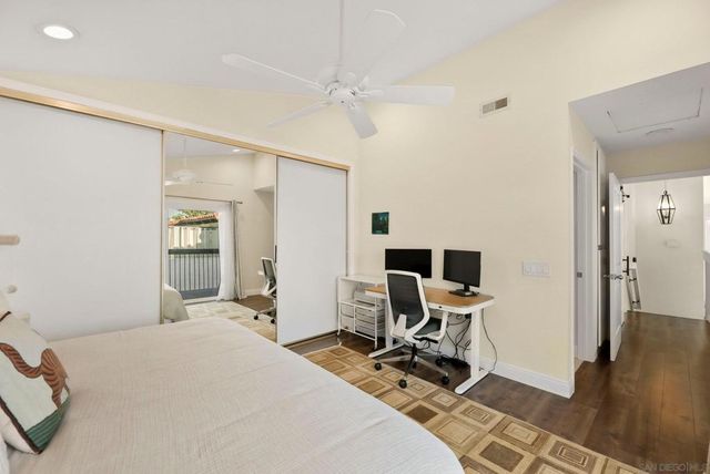 1045 Santa Helena Park Ct, Solana Beach, CA 92075