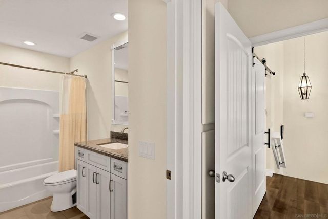 1045 Santa Helena Park Ct, Solana Beach, CA 92075