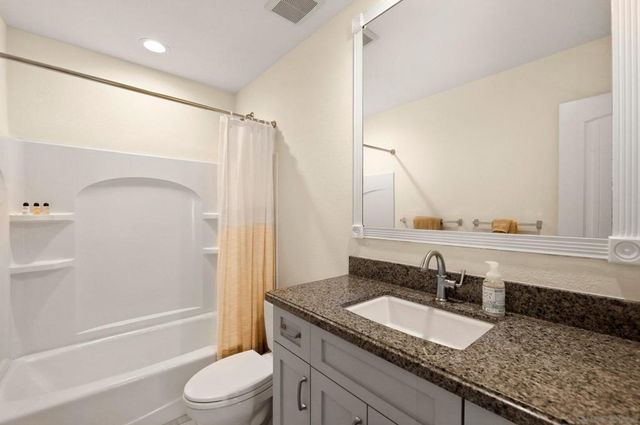 1045 Santa Helena Park Ct, Solana Beach, CA 92075