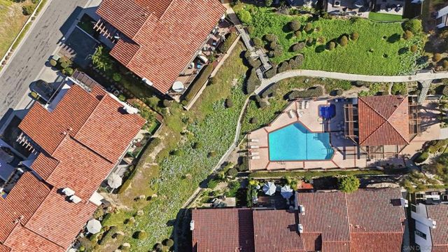 1045 Santa Helena Park Ct, Solana Beach, CA 92075