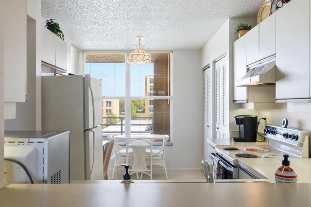 4460 FAIRWAYS BLVD. 302, Bradenton, FL 34209