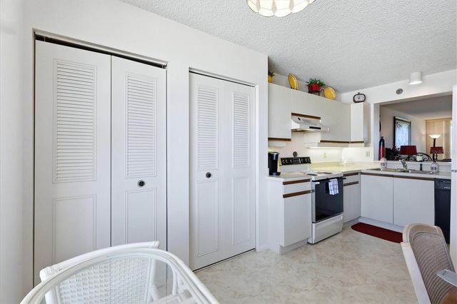 4460 FAIRWAYS BLVD. 302, Bradenton, FL 34209