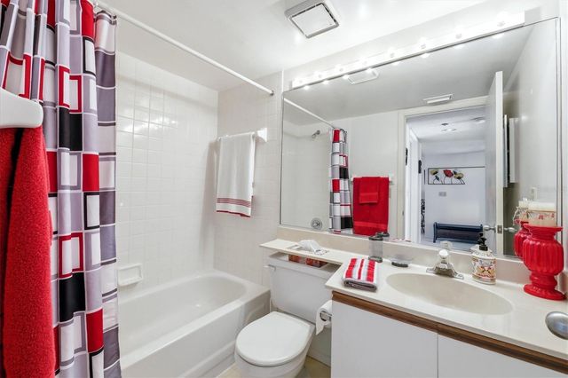 4460 FAIRWAYS BLVD. 302, Bradenton, FL 34209